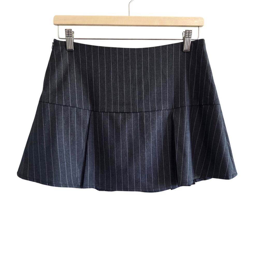 CIDER Pinstripe Pleated Mini Skirt Dark Grey Size Small Preppy School Academia